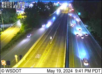 Traffic Cam I-5 at MP 180.6: 44th Ave W Player
