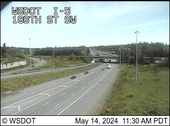 Traffic Cam I-5 at MP 182.5: 186th St SW Player