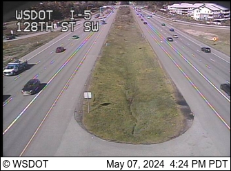 Traffic Cam I-5 at MP 186.4: 128th St SW Player