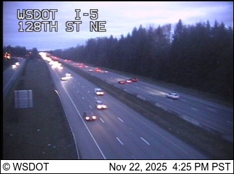 Traffic Cam I-5 at MP 203.3: 128th St NE Player