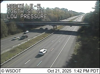 Traffic Cam I-5 at MP 203.7: 136th St NE Player