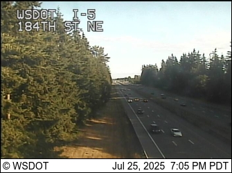 Traffic Cam I-5 at MP 206.9: 184th St NE Player