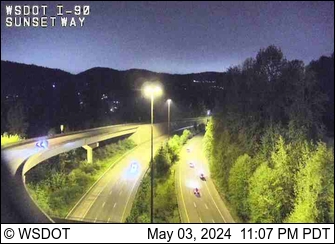 Traffic Cam I-90 at MP 18: Sunset Way Player