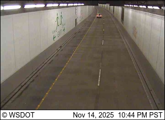 SR 99 at MP 30.9: NB Tunnel, South end Traffic Camera
