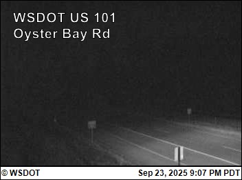 Traffic Cam US 101 at MP 359: Oyster Bay Rd. Player