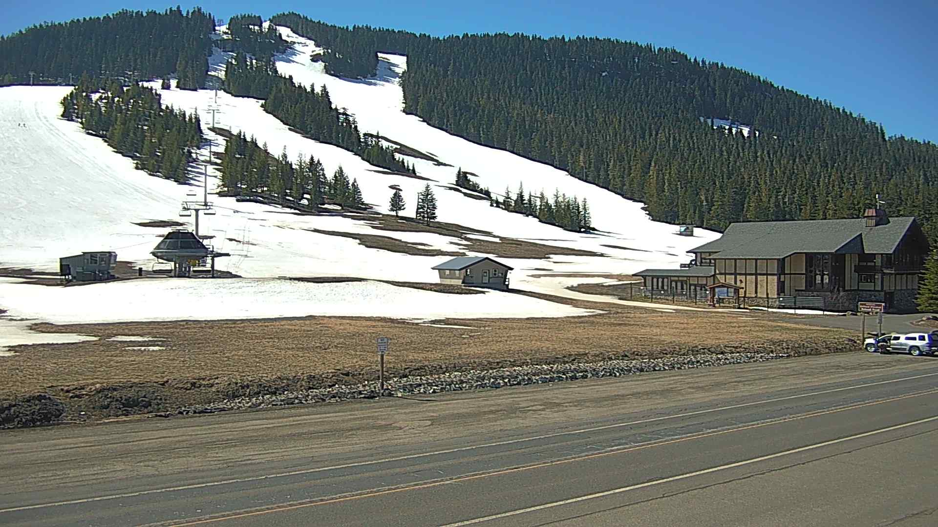Traffic Cam US 12 at MP 151: White Pass Ski Area Player