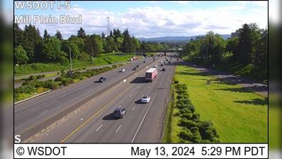 Traffic Cam Vancouver: I-5 at MP 1.1: Mill Plain Blvd Player