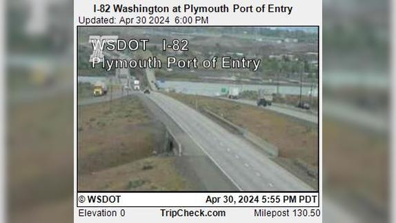 Traffic Cam North McNary: I-82 - at Plymouth Port of Entry Player
