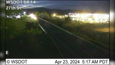 Traffic Cam Washougal: SR 14 at MP 16.7: 27th St Player