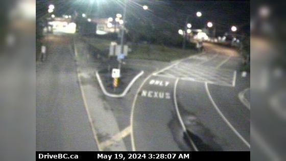 Traffic Cam Sumas › South: Canada/USA border crossing at Hwy 11 and 2nd Ave, looking south Player