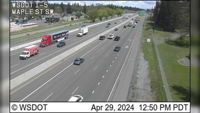 Traffic Cam Lakewood › South: I-5 at MP 123.1: Maple St SW Player