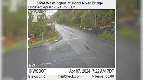 Traffic Cam White Salmon: SR14 - at Hood River Bridge Player