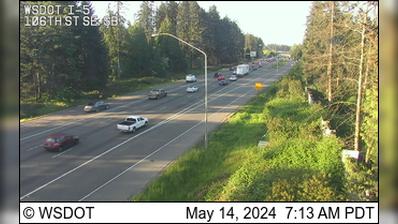 Traffic Cam Everett: I-5 at MP 188.4: 106th St SW Player