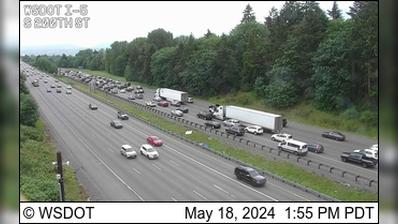 Traffic Cam Burien: I-5 at MP 151.2: S 200th St Player