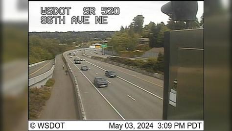 Traffic Cam Clyde Hill: SR 520 at MP 5.4: 96th Ave NE Player