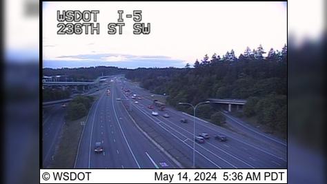 Traffic Cam Mountlake Terrace: I-5 at MP 178.2: 236th St SW Player