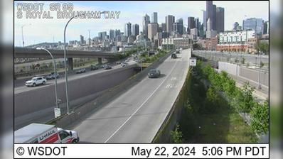 Traffic Cam Seattle: SR 99 at MP 30.7: S Royal Brougham St Player