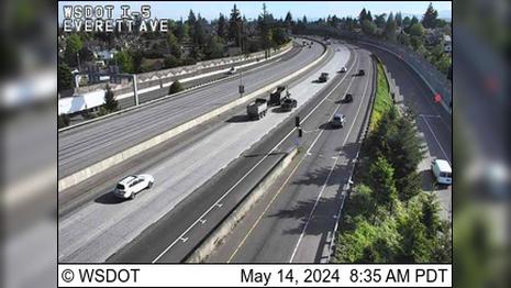 Traffic Cam Everett: I-5 at MP 194 - Ave Player