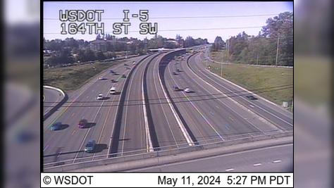 Traffic Cam Brier: I-5 at MP 183.9: 164th St SW Player