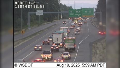 Traffic Cam Everett: I-5 at MP 187.9: 112th St SW, NB Player