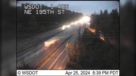 Traffic Cam Bothell: I-405 at MP 24.5: NE 195th St Player