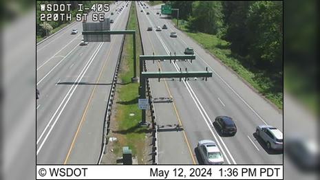 Traffic Cam Bothell: I-405 at MP 27: 220th St SE Player