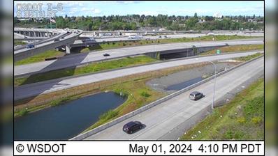 Traffic Cam Tacoma: I-5: South 35th Ave Player