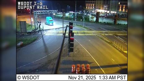 Traffic Cam DuPont › North: I-5 at MP 118.8: Barksdale Ave Rail Crossing Player
