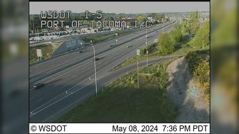 Traffic Cam Fife: I-5 at MP 136.1: Port of Tacoma I/C Player