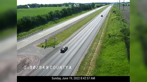 Traffic Cam Lake Delton: I-90 / I-94 @ County A Player