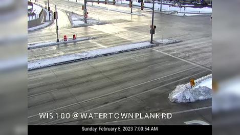 Traffic Cam Wauwatosa: WIS 100 at Watertown Plank Rd Player