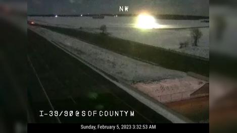 Traffic Cam Milton Junction: I-39/90 at S of County M Player