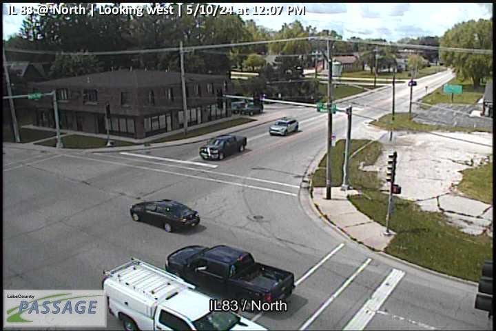 Traffic Cam IL 83 at North - West Player