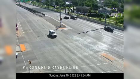 Fitchburg: Verona Rd @ Raymond Rd (US 18) Traffic Camera