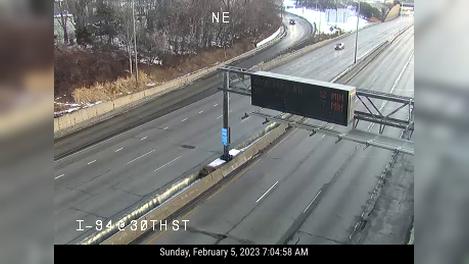 Traffic Cam River Hills: I-94 at 30th St Player
