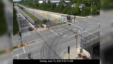 Traffic Cam Saint Francis: WIS  @ Howard Ave Player