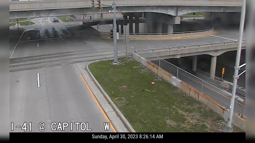 Traffic Cam Port of Milwaukee: I-41/US 45 at Under Capitol Dr Player