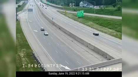 Traffic Cam City of Pewaukee: I- @ County SS Player