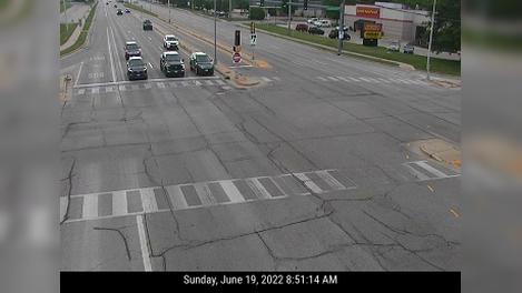 Traffic Cam Town of Brookfield: US  @ Brookfield Rd Player