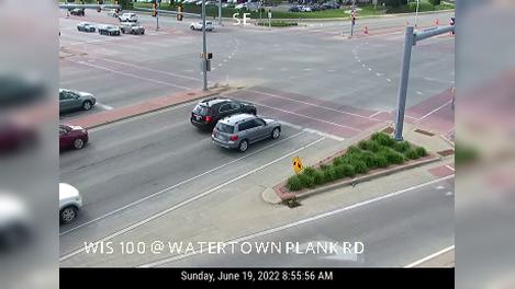 Traffic Cam Wauwatosa: WIS  @ Watertown Plank Rd Player