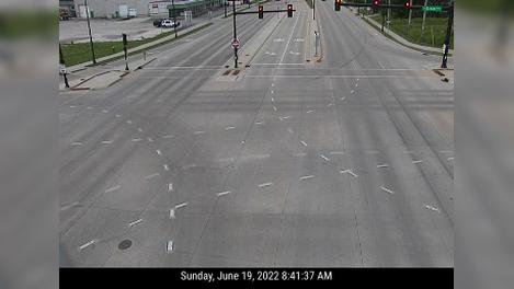 Traffic Cam Franklin: WIS /S th St @ Drexel Ave Player