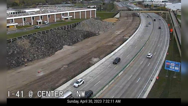 Traffic Cam Rib Mountain: I-41/US 45 at Center St Player
