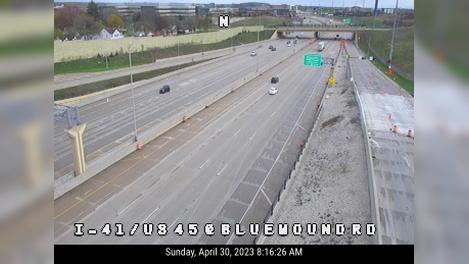 Traffic Cam Rothschild: I-41/US 45 at Bluemound Rd Player