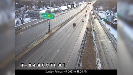 Traffic Cam Milwaukee: I-94 at 68th St Player