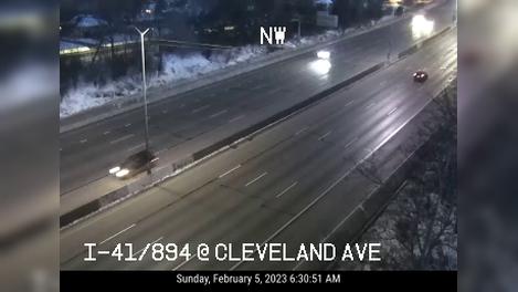 Traffic Cam Wauwatosa: I-41/894/US 45 at Cleveland Ave Player