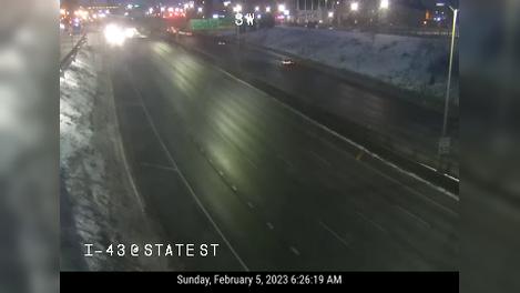Traffic Cam Monona: I-43 at State St Player