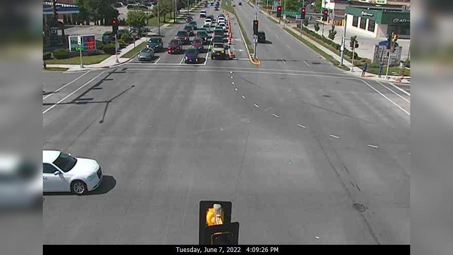 Traffic Cam West Allis: WIS  @ Oklahoma Ave Player