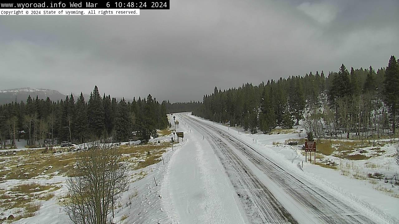Traffic Cam Meadow Lark Lake › East: Big Horn County Line - EAST Player