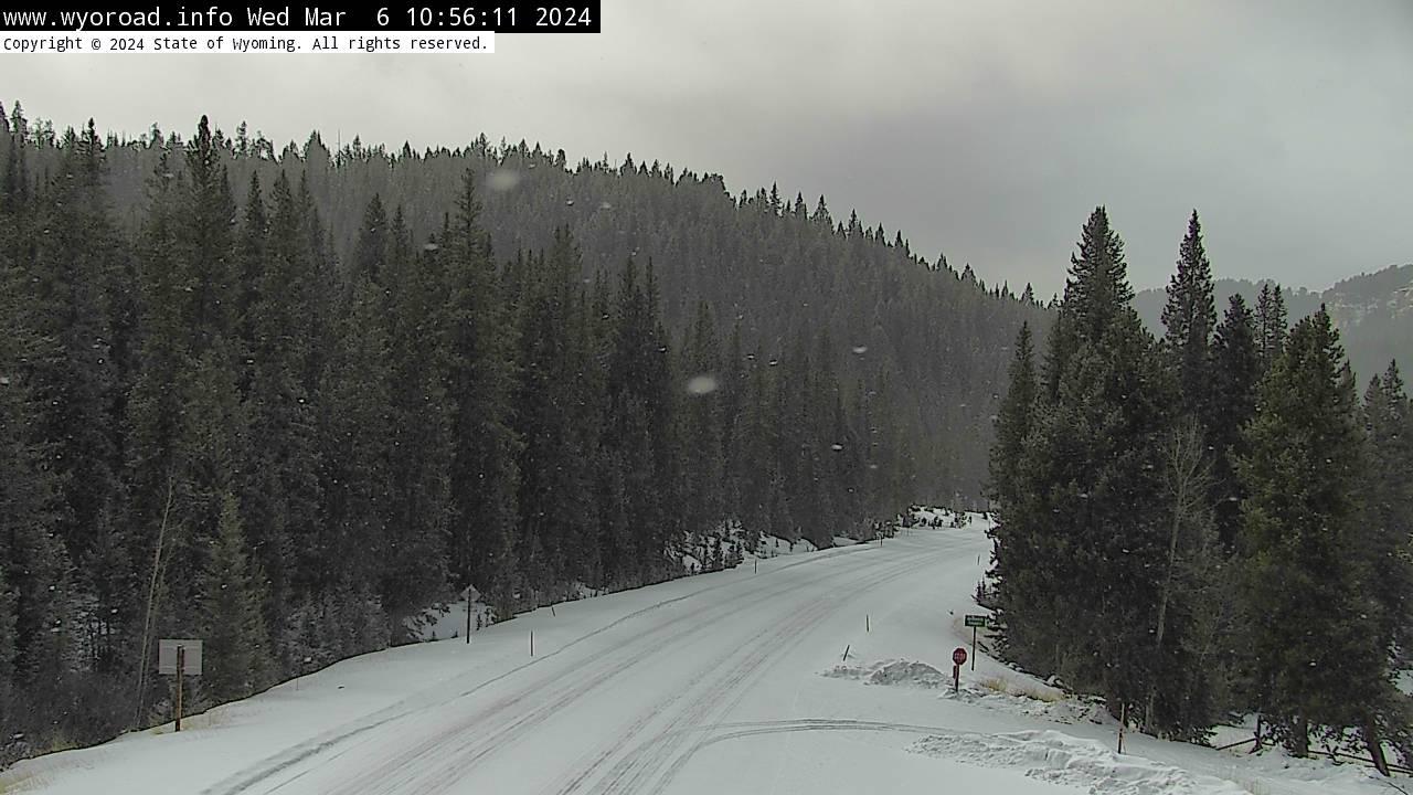 Traffic Cam Meadow Lark Lake › West: Big Horn County Line - WEST Player
